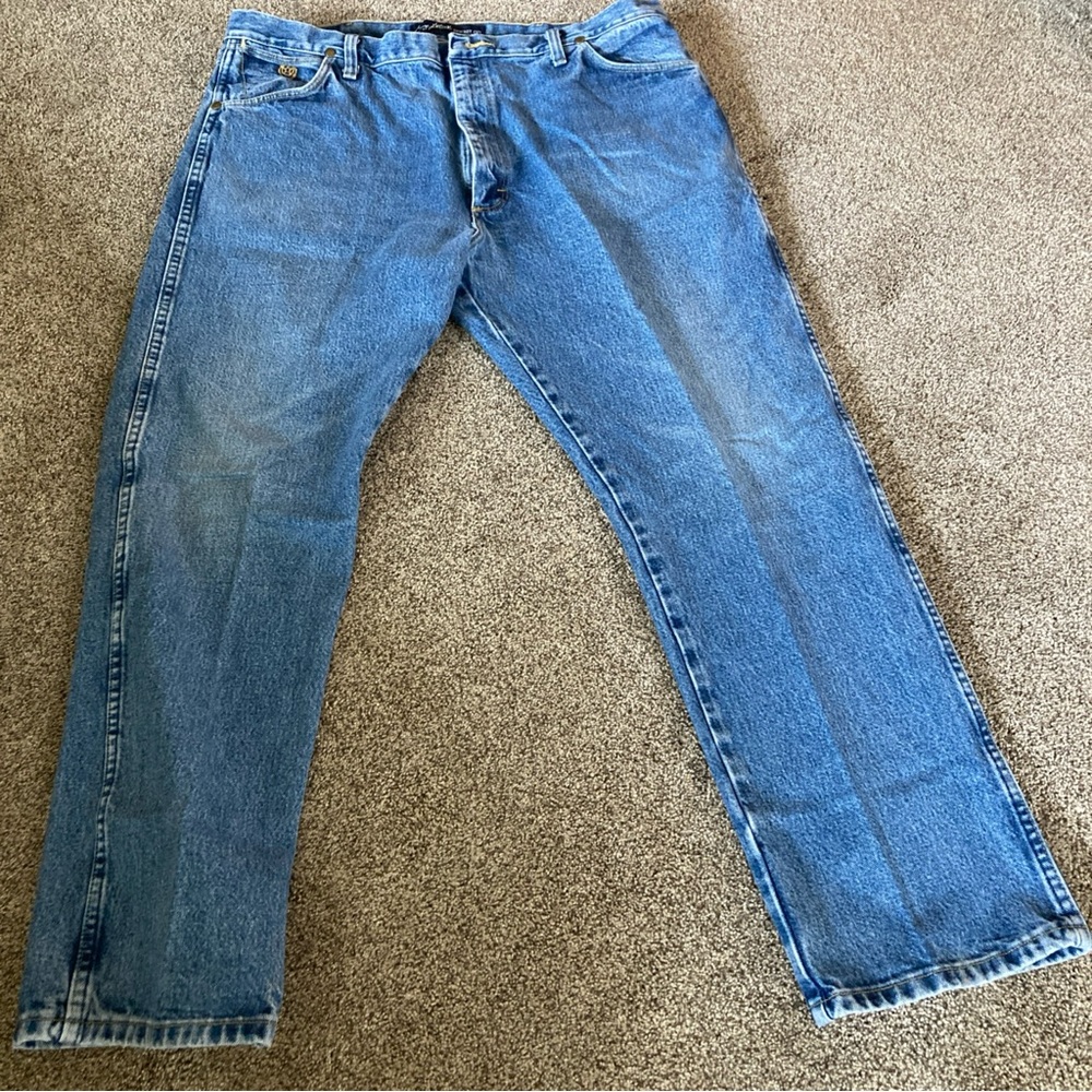 WRANGLER MEN'S GEORGE STRAIT JEANS COWBOY CUT SIZE 40 X 30  ALL COTTON MED WASH